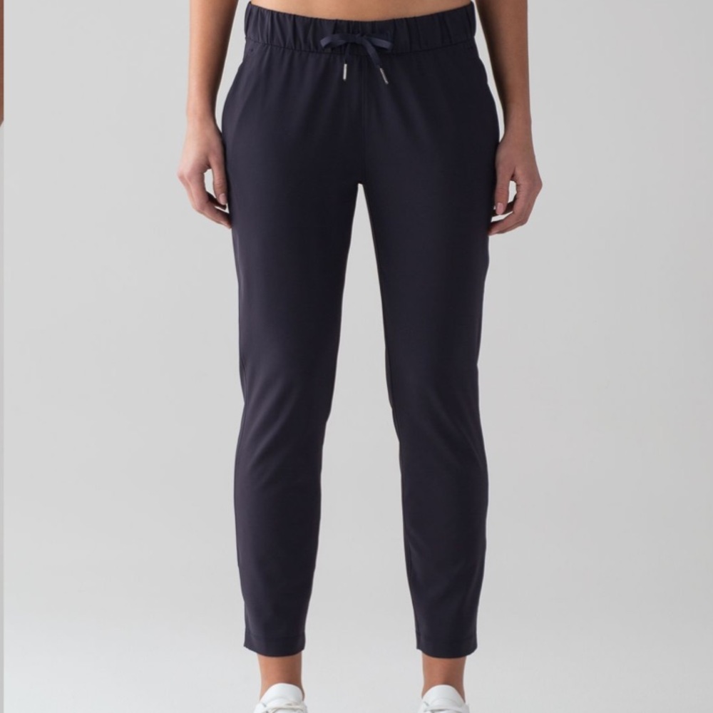 Lululemon Women’s On The Fly Pant 7/8 Navy Size 4